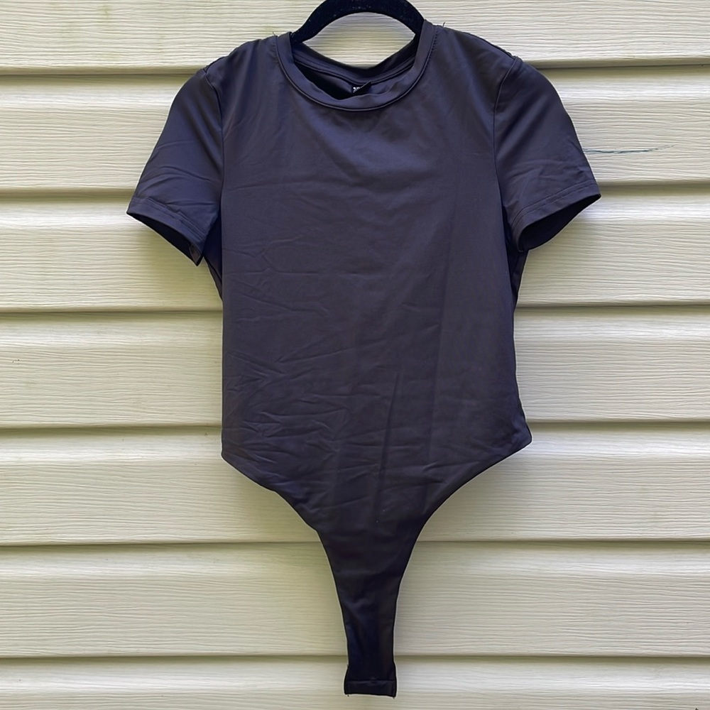 SHEIN Black Crewneck Bodysuit